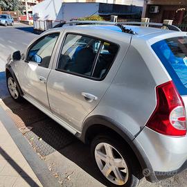 DACIA Sandero 1ª serie - 2011