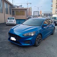 Ford Focus ST line