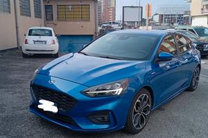 Ford Focus ST line