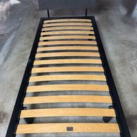 Letto singolo con doghe