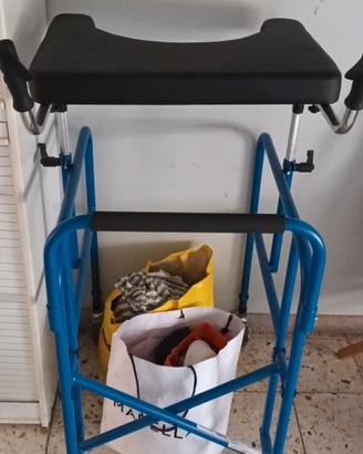 deambulare con tavolino 