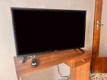 Smart TV 42" LED - Pari al Nuovo con Scatola