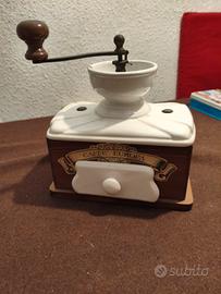 Antico macina caffè 