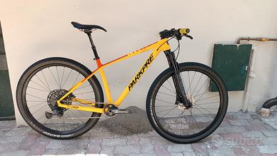 MTB carbon hardtail 29"