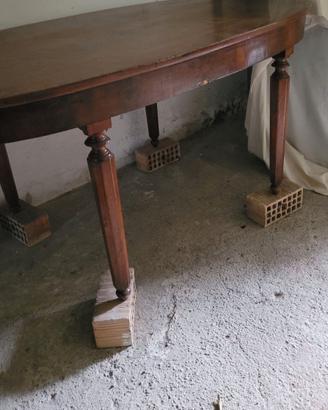 Tavolo antico ovale in noce
