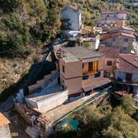 Poli:villino con corte esterna e vista panoramica