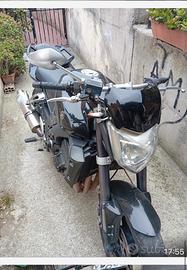 Moto yamaka fz1 cilindrata 1000