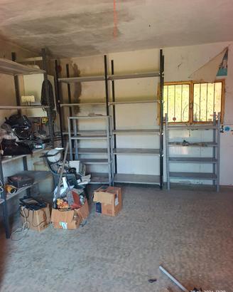 scaffali metallici 