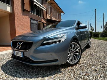 Volvo V40 D2
