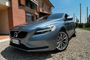 Volvo V40 D2