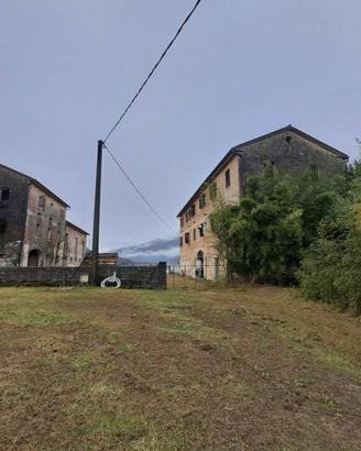 Immobile in asta di 325 m² con più di 5 locali a F
