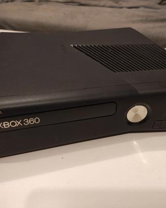 Xbox 360 slim 4 Gb Kinect