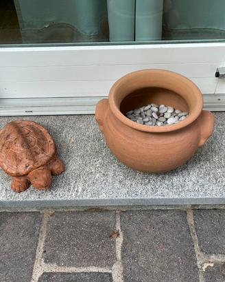 Vasi in cotto toscano,tartaruga,griglia,colonna