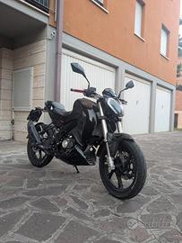 Moto naked nera  RKF  CC 125