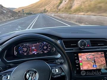 Tiguan 2.0    R line.  150 cv.  4 Motion