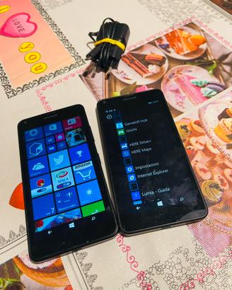 2 Microsoft Windows phone Lumia 640 usato poco