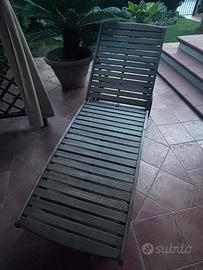 lettino prendisole in legno da giardino