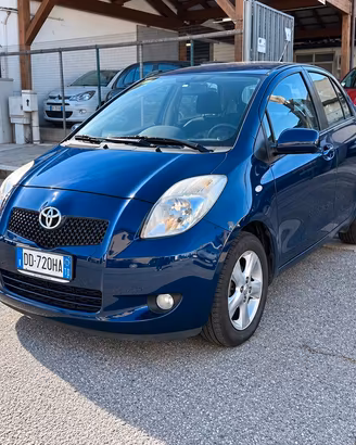 Toyota Yaris 1.0 5 porte Sol