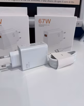 Caricatore rapido 67W + cavo USB-C incluso
