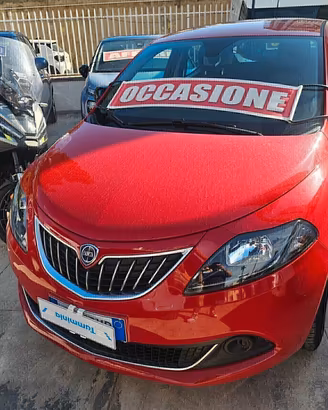 Lancia Ypsilon 1.0 FireFly Hybrid Ecochic Silver 1