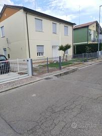 Casa indipende Libera sui 4 lati