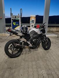 Moto Modello FZ1