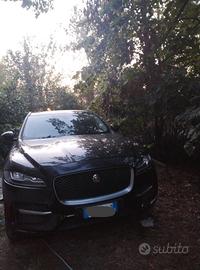 Jaguar f pace 