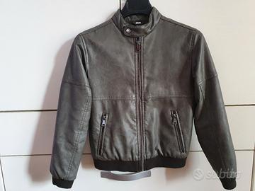 Giubbotto in ecopelle grigio taglia 7/8 anni"