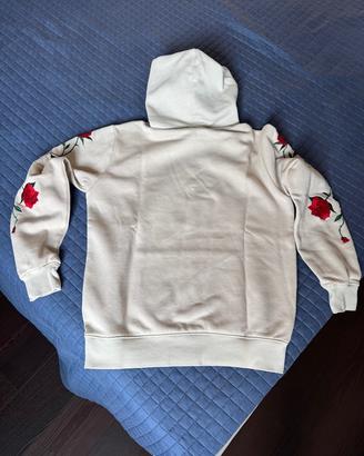 Felpa H&M Divided con ricami di rose e scritta - S