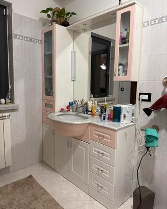 Mobile bagno - lavello - rubinetto - specchio