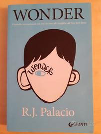 Libro romanzo Wonder - R.J.Palacio -Giunti editore