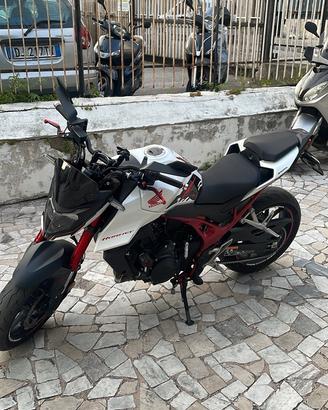 Honda Hornet 750 2023