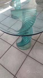 Tavolo cristallo con piedi a spirale