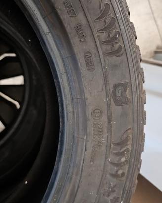 Gomme 235/55 R 19 INVERNALI