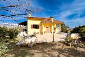 VILLA SINGOLA A L'AQUILA