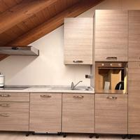 Cucina lineare completa di elettrodomestici