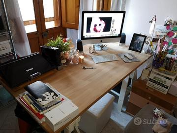 Scrivania con cavalletti IKEA