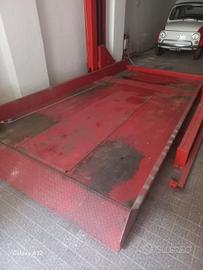 Sollevatore per auto