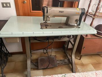 Macchina da cucire industriale della Pfaff