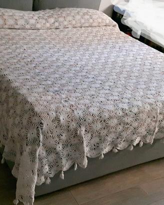 Copriletti matrimoniali : ad uncinetto o cotone 