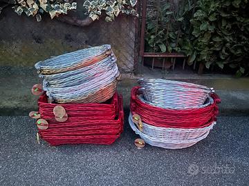 una trentina di cesti a 4€ l uno