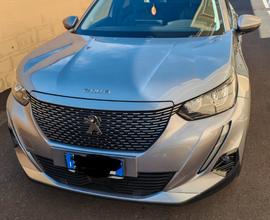 PEUGEOT e-2008, Allure pack, pomello al volante