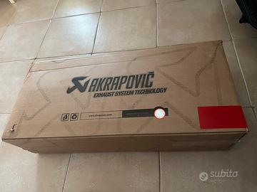 Scarico Akrapovic nuovo