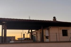 Materiale per copertura/tettoia ( legno e tegole )