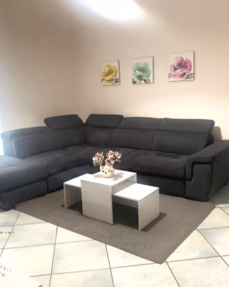 Via Dafnica-intero palazzetto 60mq +bottega p.auto