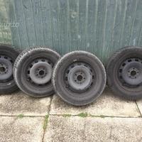 Cerchi in ferro 15" Ford e gomme termiche