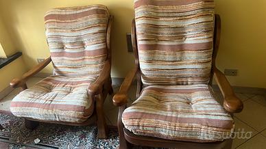 2 poltrone rustiche in legno