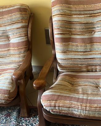 2 poltrone rustiche in legno