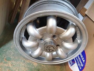 Cerchi per macchine inglesi 5 1/2 x 13