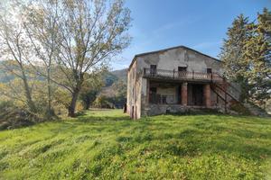 Casa da ristrutturare con terreno